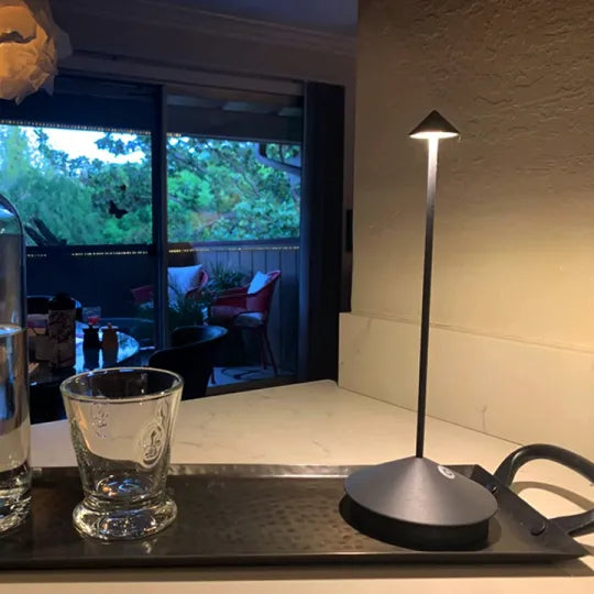ZenLume | Minimalistische LED Tafellamp - Waterdichte & Dimbare Snoerloze Verlichting