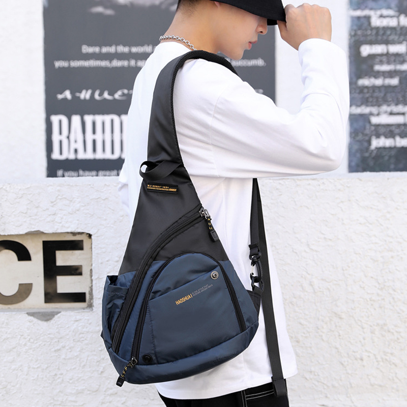 PackMax - Zilveren Bureau Speelgoed: Veelzijdige nylon borsttas met aanzienlijke capaciteit