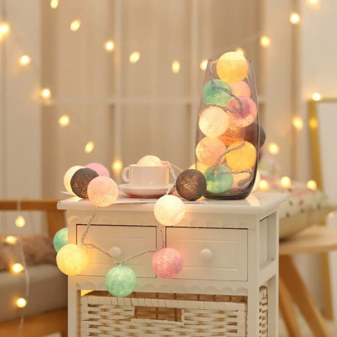 CottonGlow - Decoratieve katoenen lichtslinger met ballen