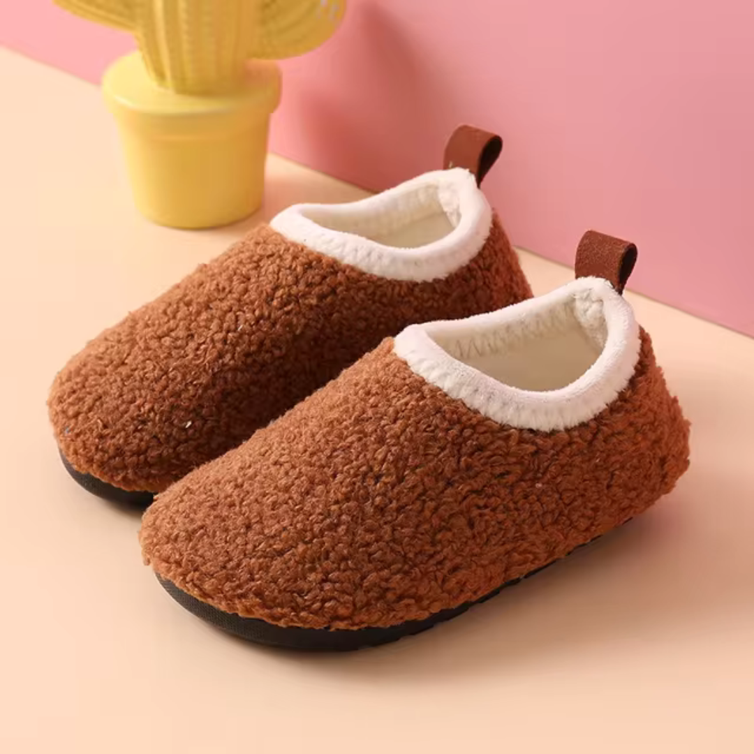 SnuggleStep - Warme en gewatteerde pantoffels voor kleine kinderen