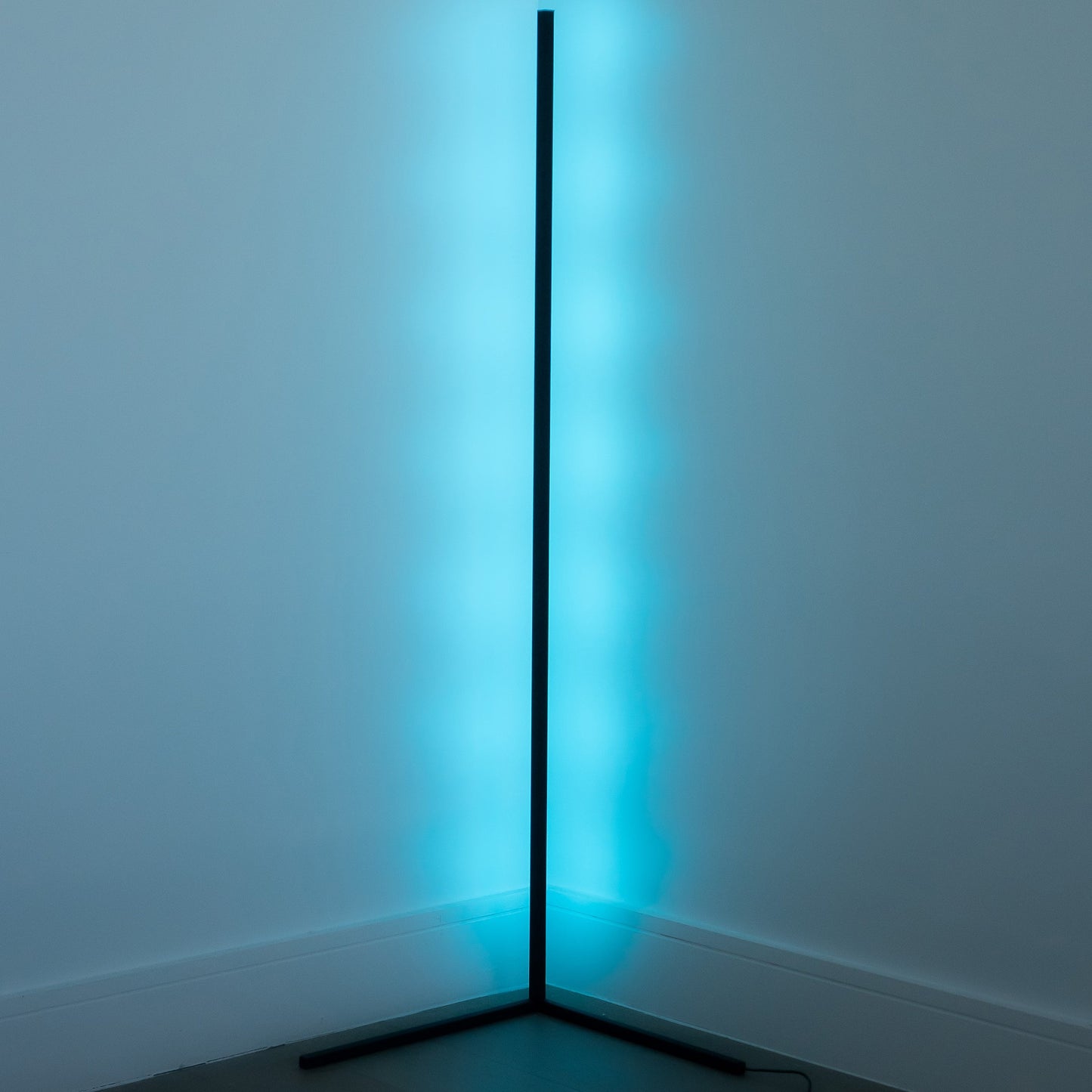 SimplicityBeam - Minimalistische LED hoek vloerlamp
