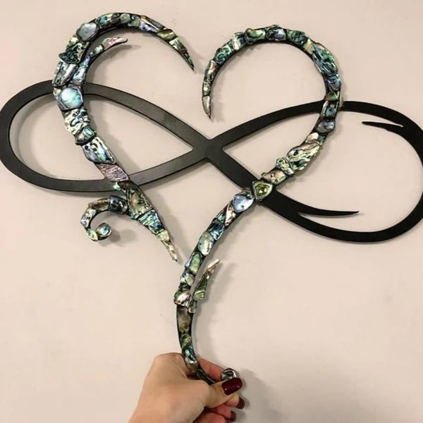 HeartForge - Metalen muurornament met hartmotief