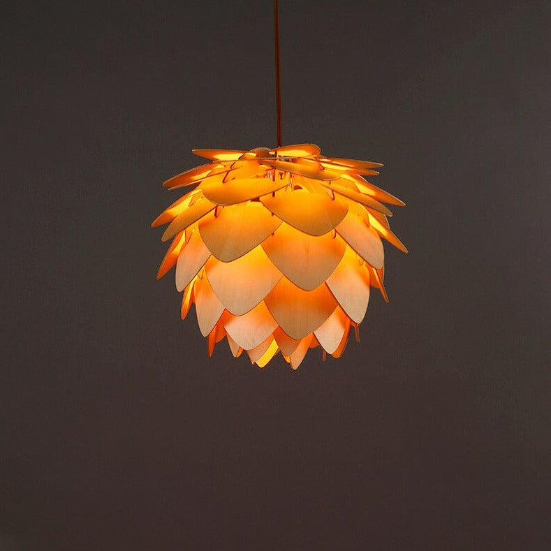 PineFusion - Handgemaakte houten plafondlamp met dennenappel