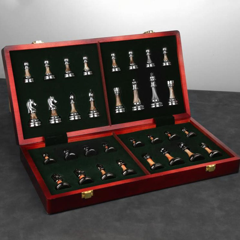 EliteCheckmate - Luxe metalen schaakspel met een groot hardhouten bord