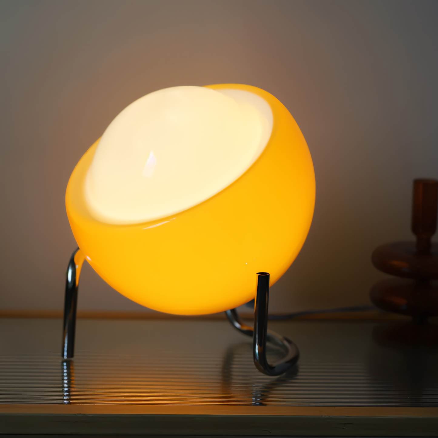 GlowSphere - Artistieke oranje glazen tafellamp