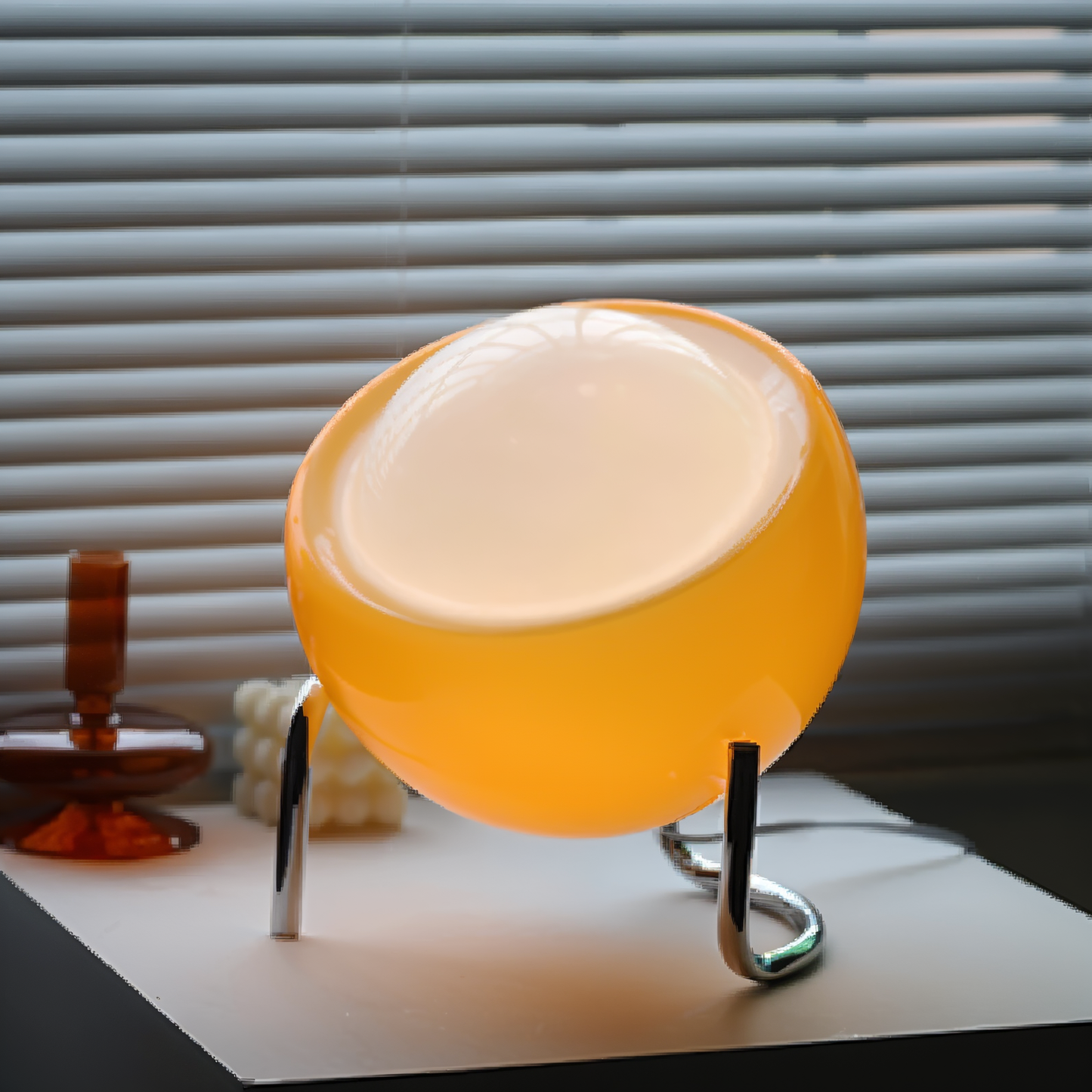 GlowSphere - Artistieke oranje glazen tafellamp