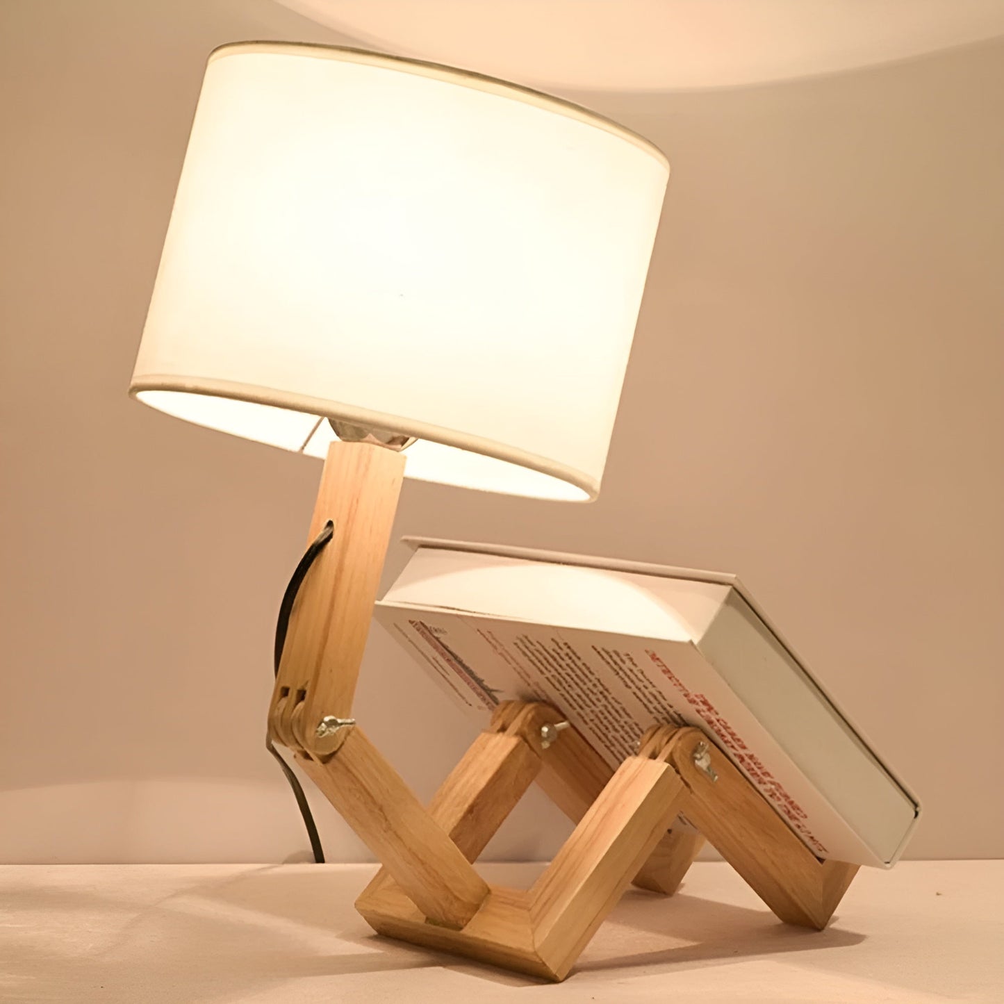 RoboLume - Flexibele houten robot bureaulamp