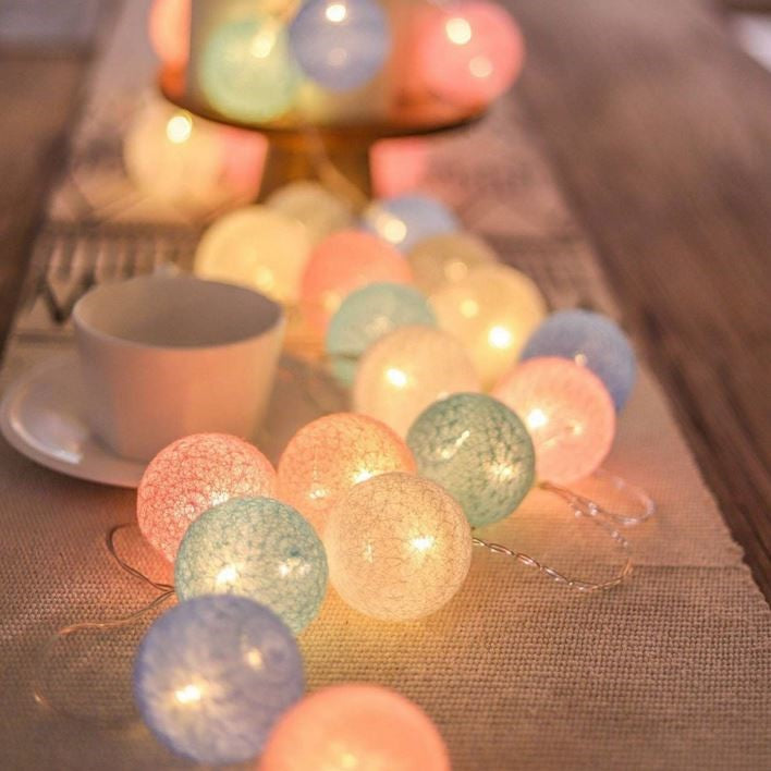 CottonGlow - Decoratieve katoenen lichtslinger met ballen