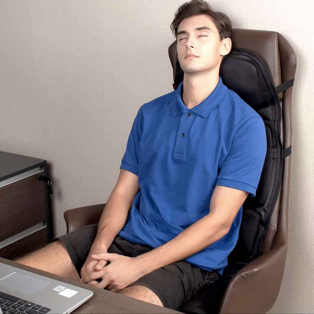 RelaxMax - Massagestoelkussen met 8 standen en verwarmd nekkussen voor in de auto en thuis
