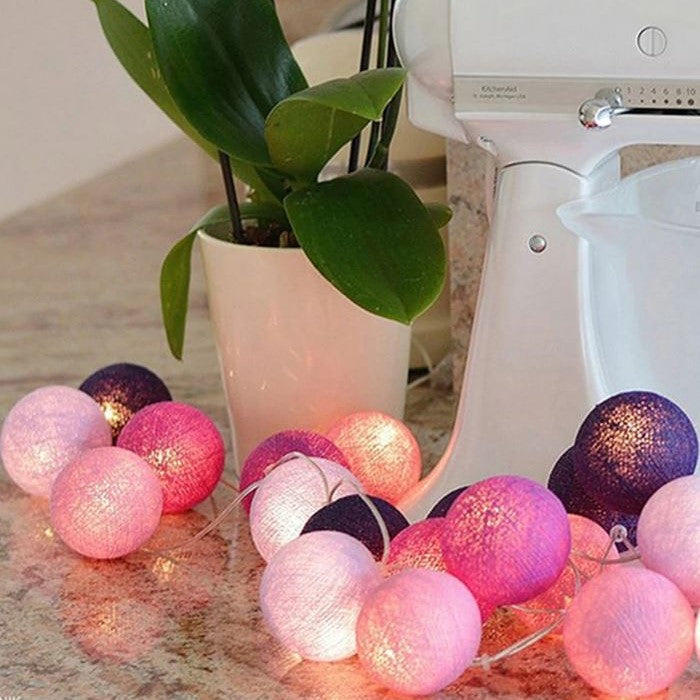 CottonGlow - Decoratieve katoenen lichtslinger met ballen