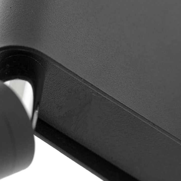 AmbiTurn - 330 graden draaibare wandlamp op nachtkastje