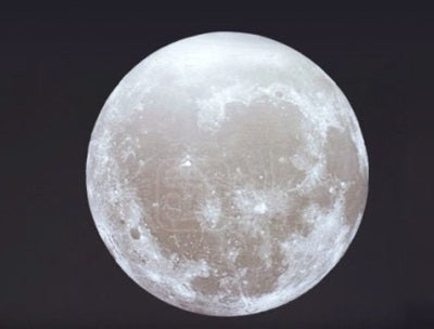 MoonLuxe -Een draadloos oplaadbaar sfeerlampje voor romantische avonden