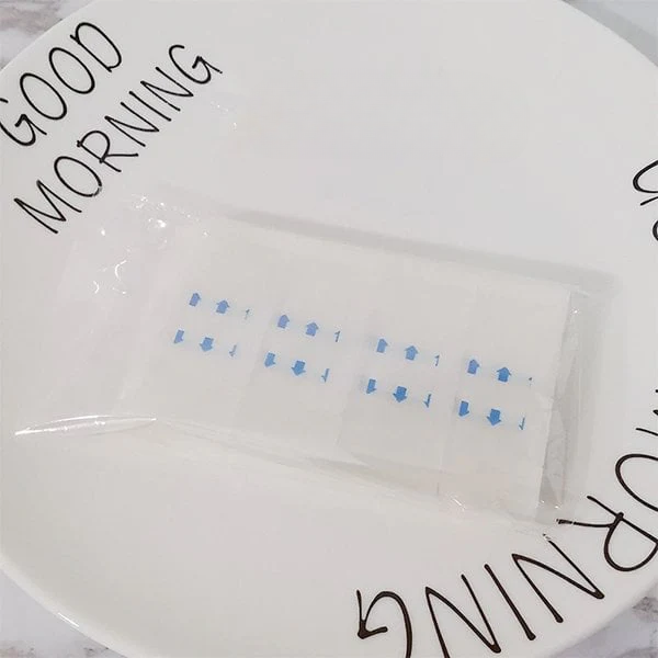 ElegantieLift - Een delicaat V-gezicht kan worden bereikt met Face Lifter Tape