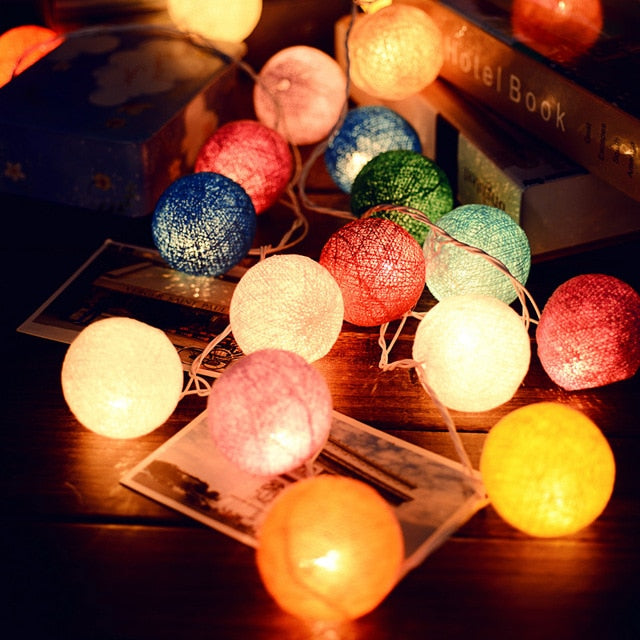 CottonGlow - Decoratieve katoenen lichtslinger met ballen