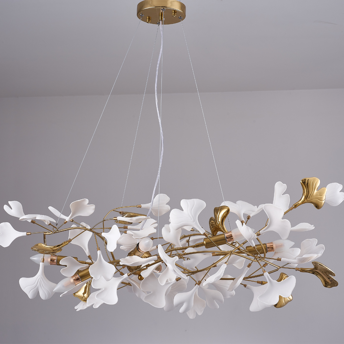 StylishLoom | Ginkgo Leaf LED Kroonluchters Goud/Wit Metaal/Keramiek Slaap/Eetkamer/Woonkamer