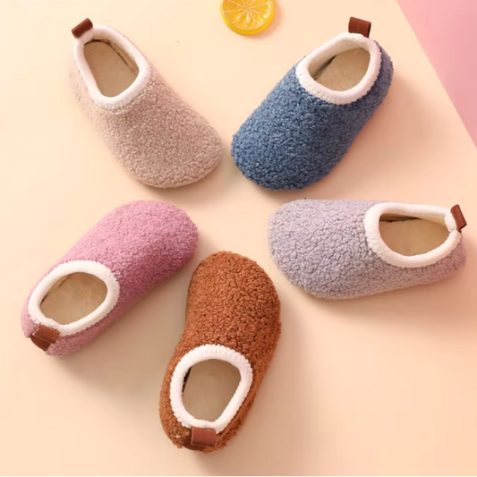 SnuggleStep - Warme en gewatteerde pantoffels voor kleine kinderen