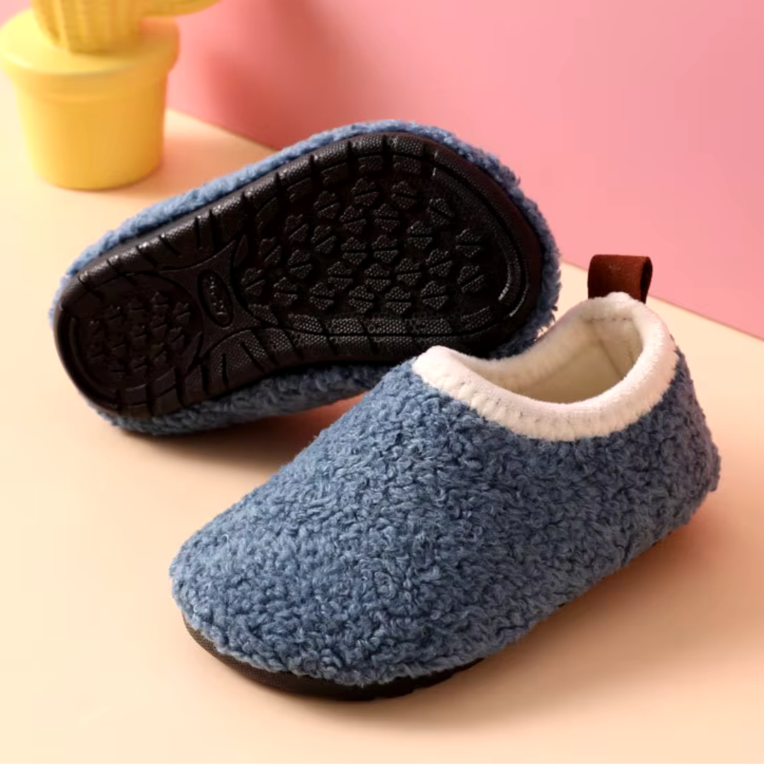 SnuggleStep - Warme en gewatteerde pantoffels voor kleine kinderen