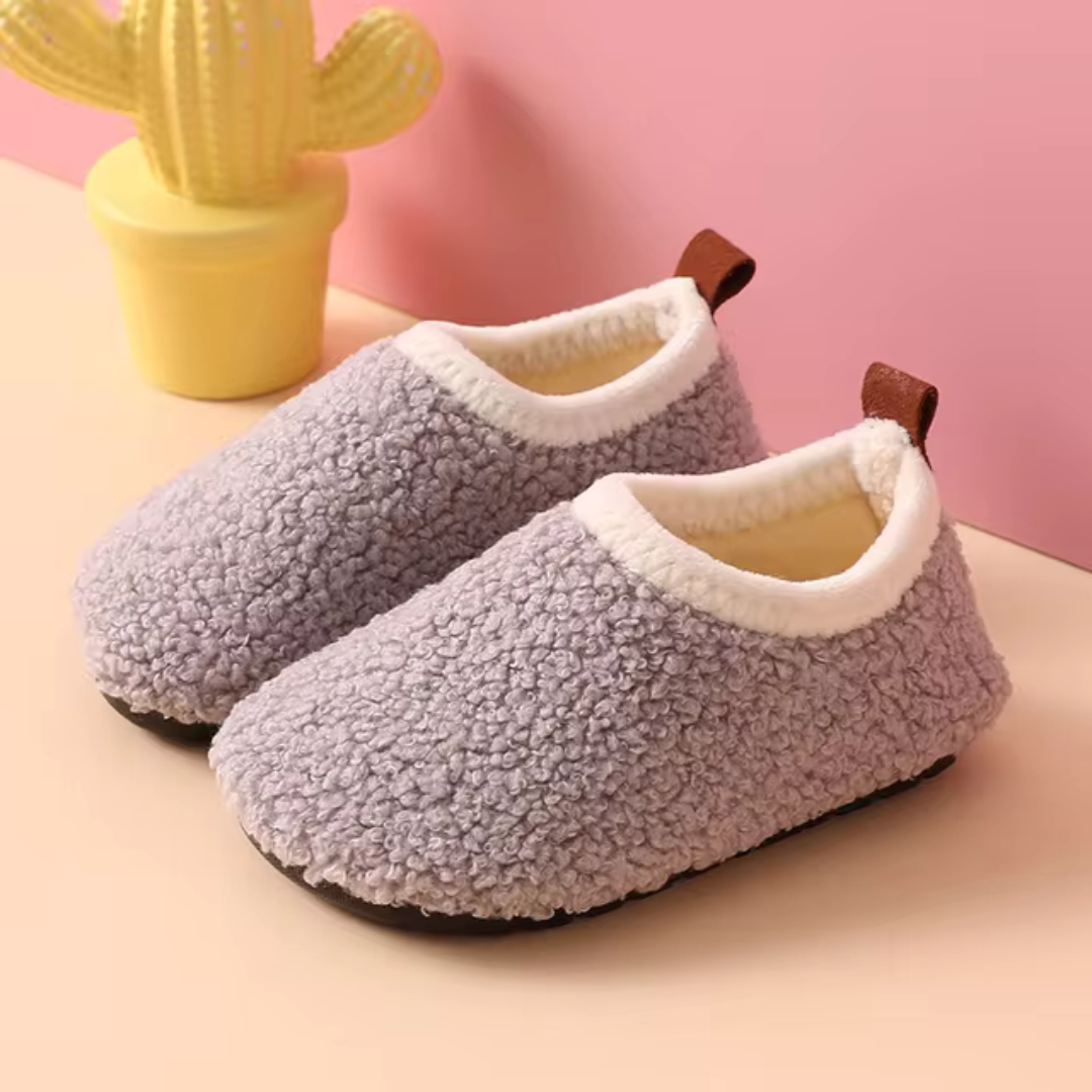 SnuggleStep - Warme en gewatteerde pantoffels voor kleine kinderen