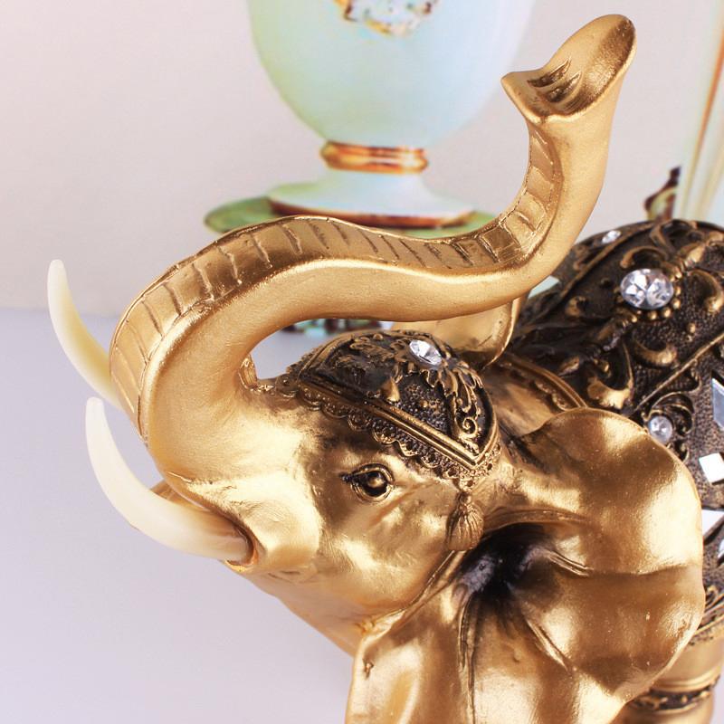 MajesticTrunk - Olifantbeeld in goud