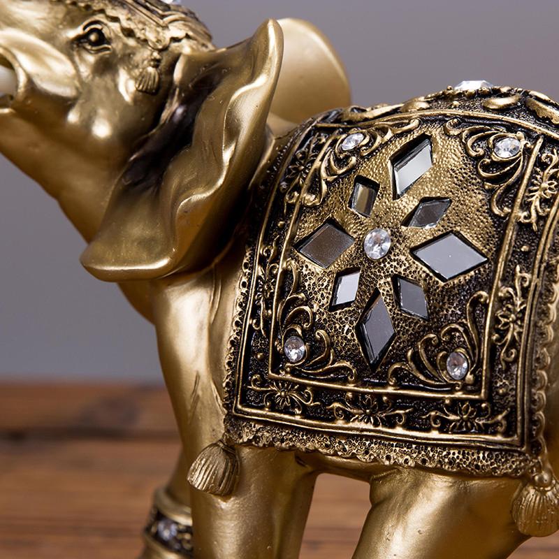 MajesticTrunk - Olifantbeeld in goud