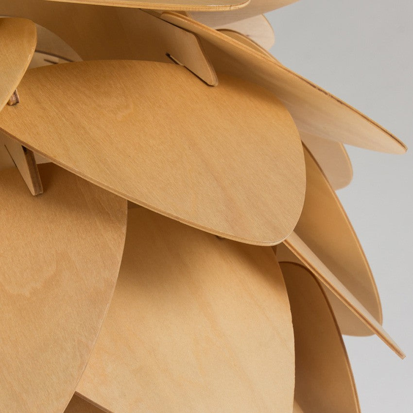 PineFusion - Handgemaakte houten plafondlamp met dennenappel