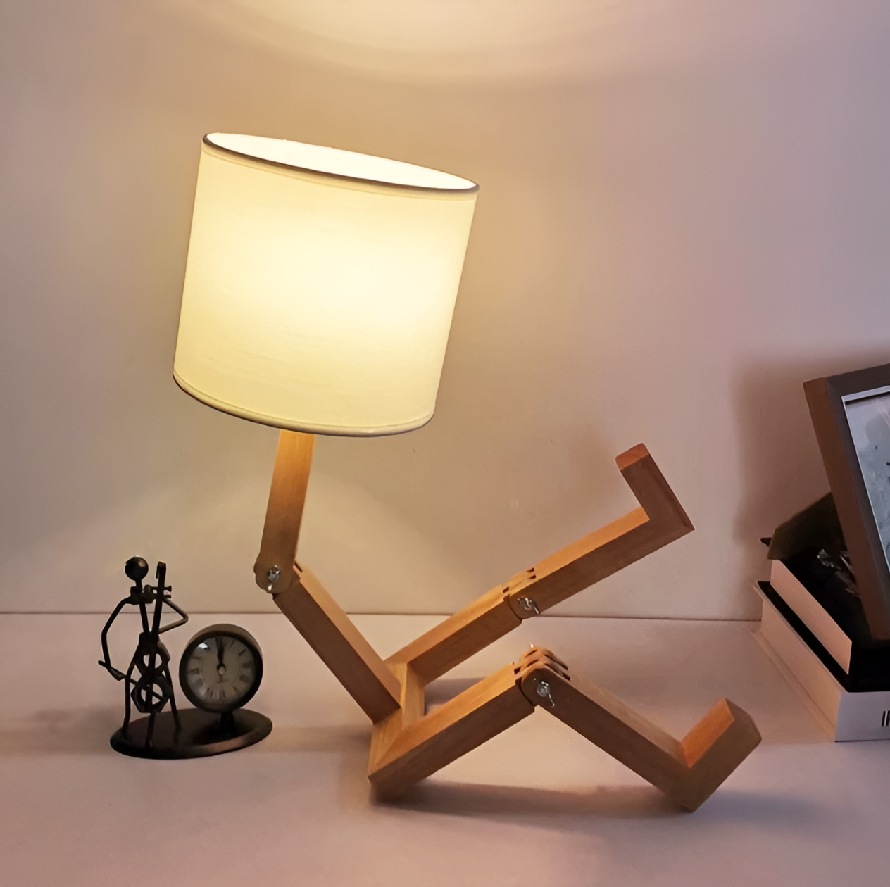 RoboLume - Flexibele houten robot bureaulamp