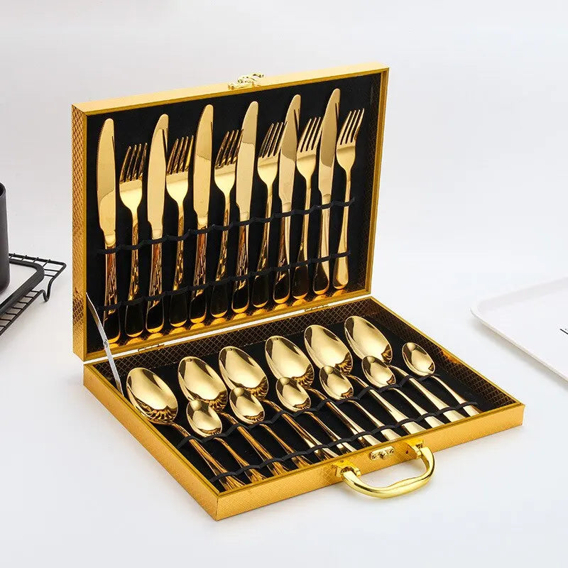 Elegantra - De prachtige 24-delige bestekset in zilver en goud