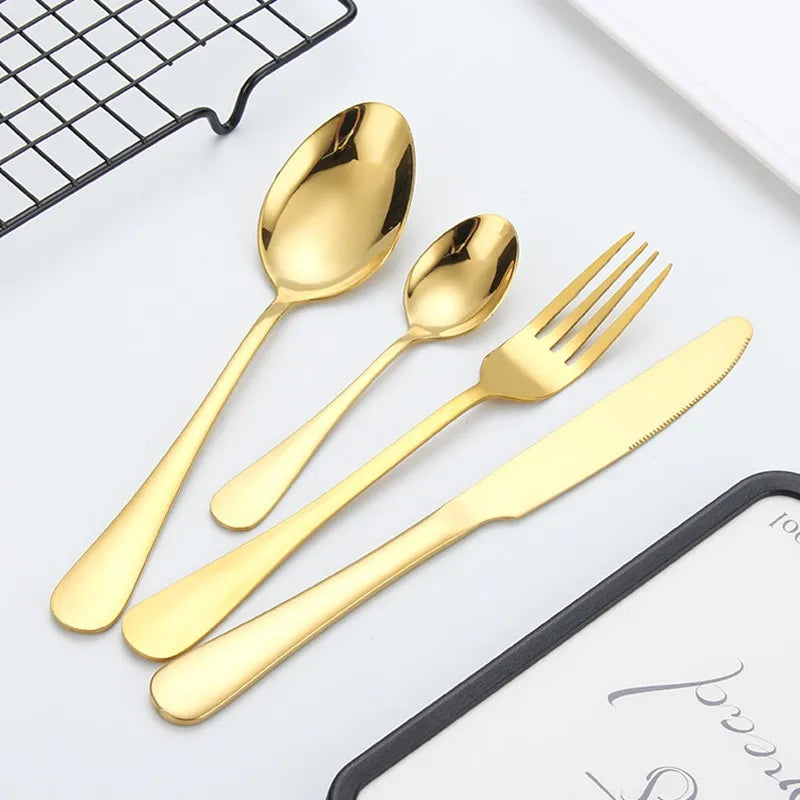 Elegantra - De prachtige 24-delige bestekset in zilver en goud