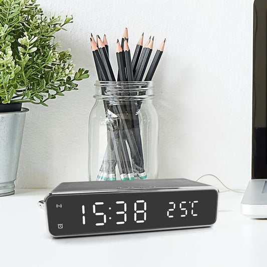 WakeTech - LED Wecker met Draadloos Opladen